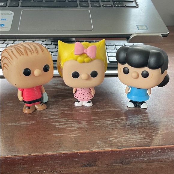 Funko Peanuts Vinyl Figures Linus Sally and Lucy. No boxes. - Picture 1 of 16